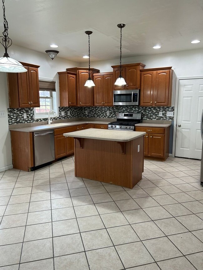 2045 Nena Dr