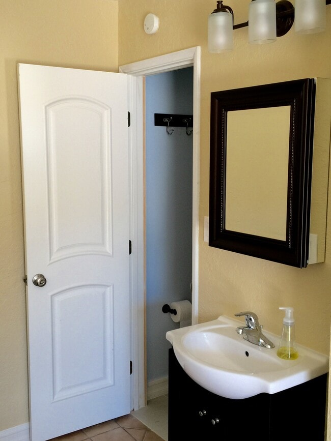 Photo - 2015 Bacon St