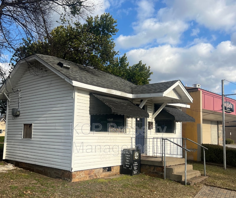 Photo - 1715 Rogers Ave