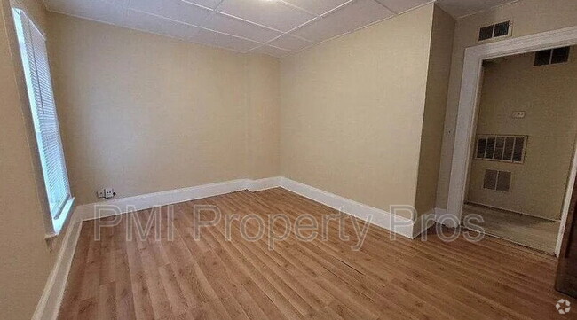 Building Photo - 806 Jackson St Rental