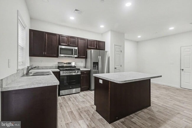 Photo - 7867 Oakbrook Dr