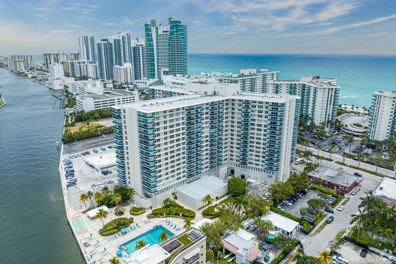 Contexto - The Hallmark