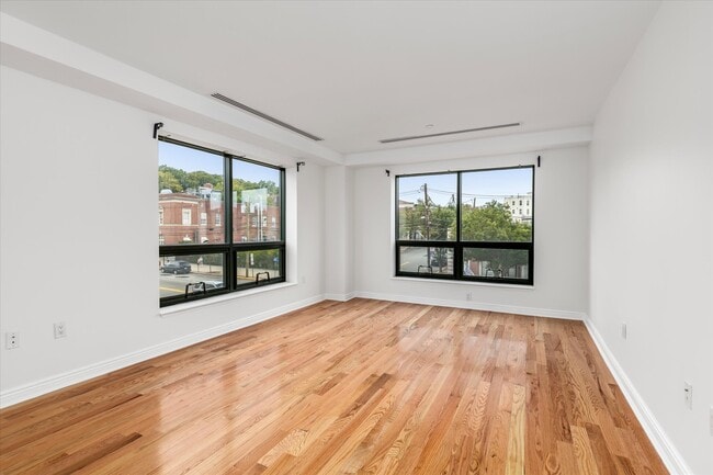 Photo - 1 Orient Way Unit 211