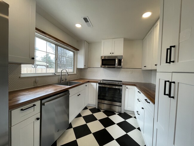 Photo - 1030 Lincoln St