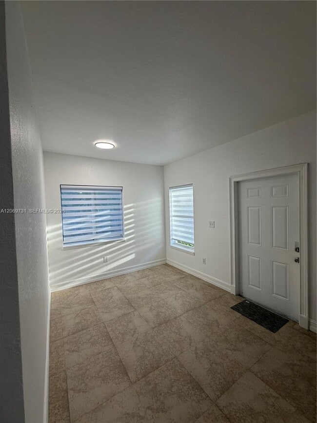 Photo - 22727 SW 125th Ave Unidad #B