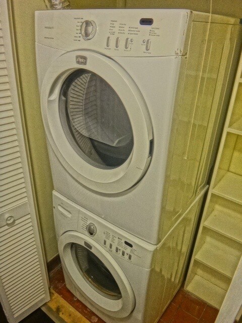 Laundry Room - 1207 Green St Unit 2