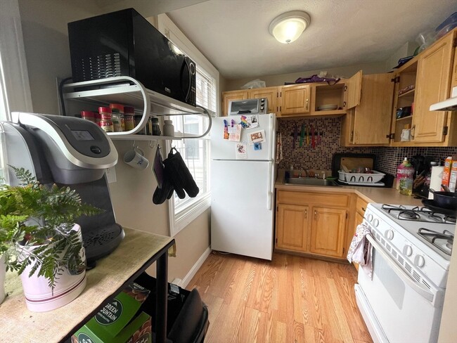 Building Photo - 96 Princeton St Unit #1 Rental