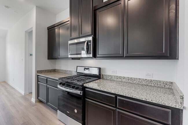 Photo - 2203 Poppy Valley Ln