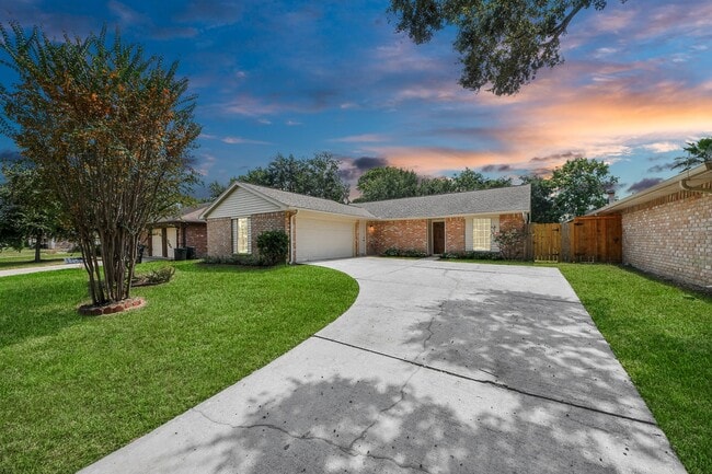 Building Photo - 14235 Rosetta Dr