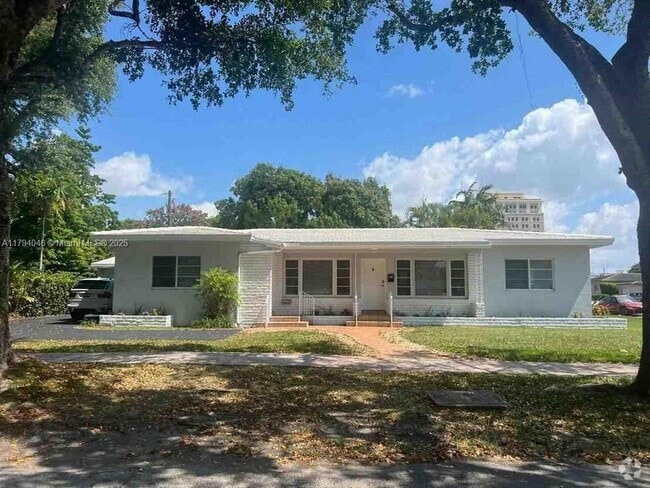 Building Photo - 401 Malaga Ave Unit 1 Rental