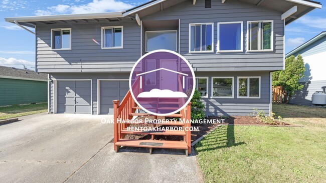 Building Photo - 3 Bed 2 Bath - A/C - Large Backyard - Dog Friendly - NAS Whidbey