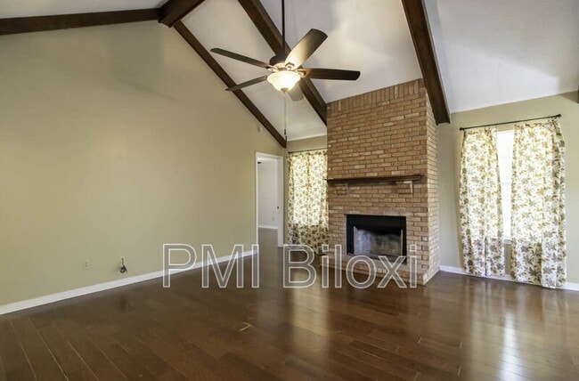 Photo - 776 Whitney Dr