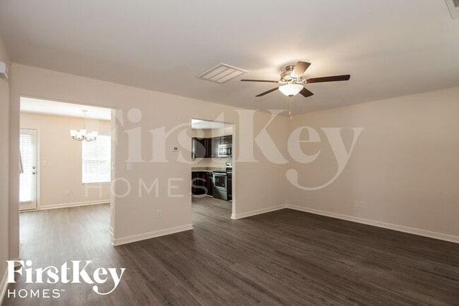 Photo - 4011 Maderia Dr NW