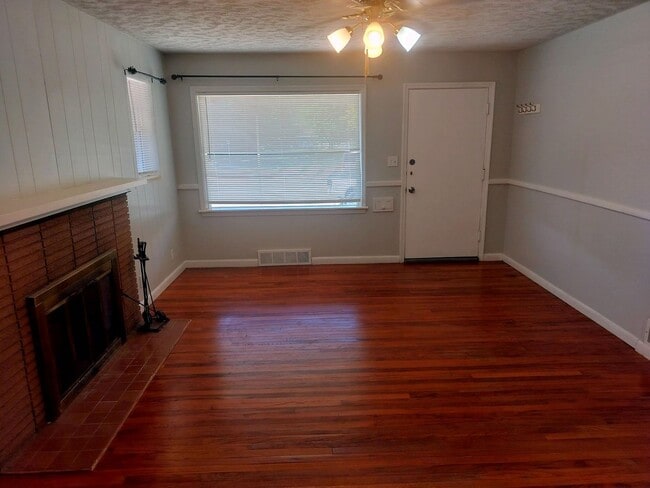 Photo - Charming 2-Bedroom Upper Duplex Unit in Ogden!