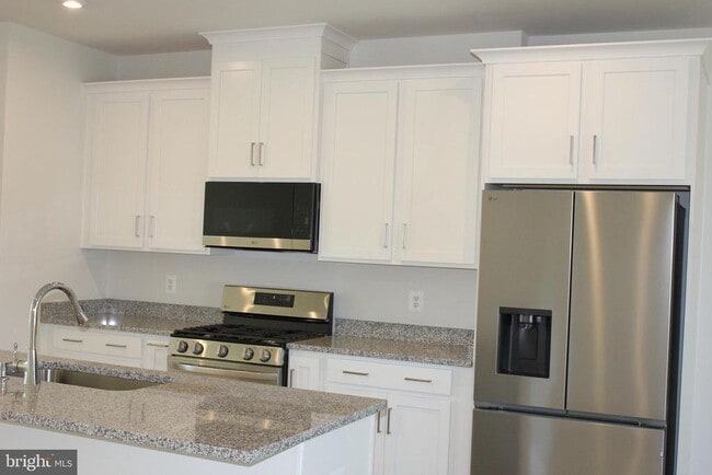 Photo - 139 Heyford Dr