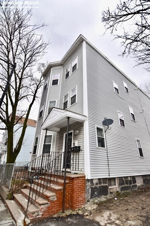 Building Photo - 152 Quincy St Unit 3 Rental