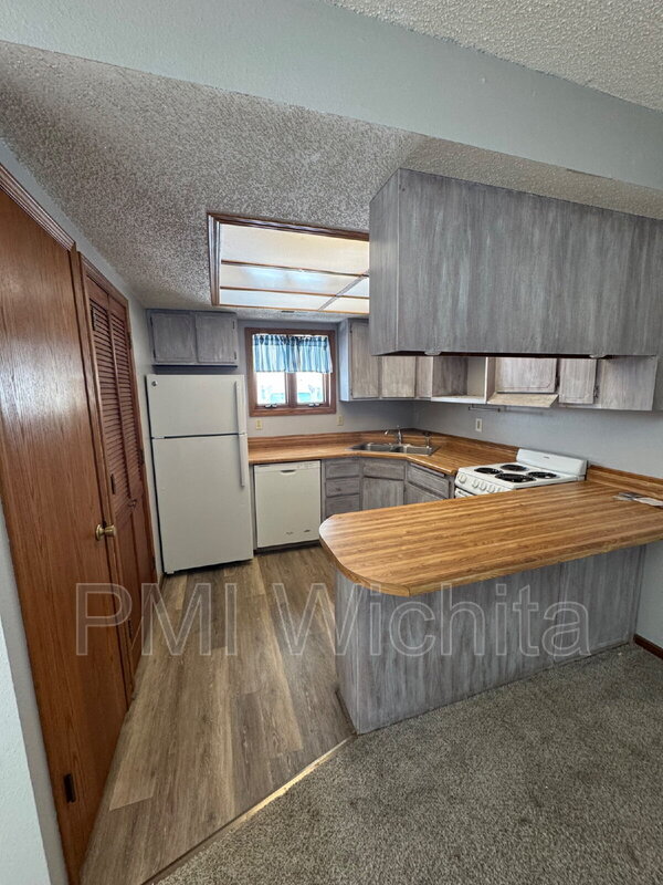 Photo - 235 S Willo-Esque Ct