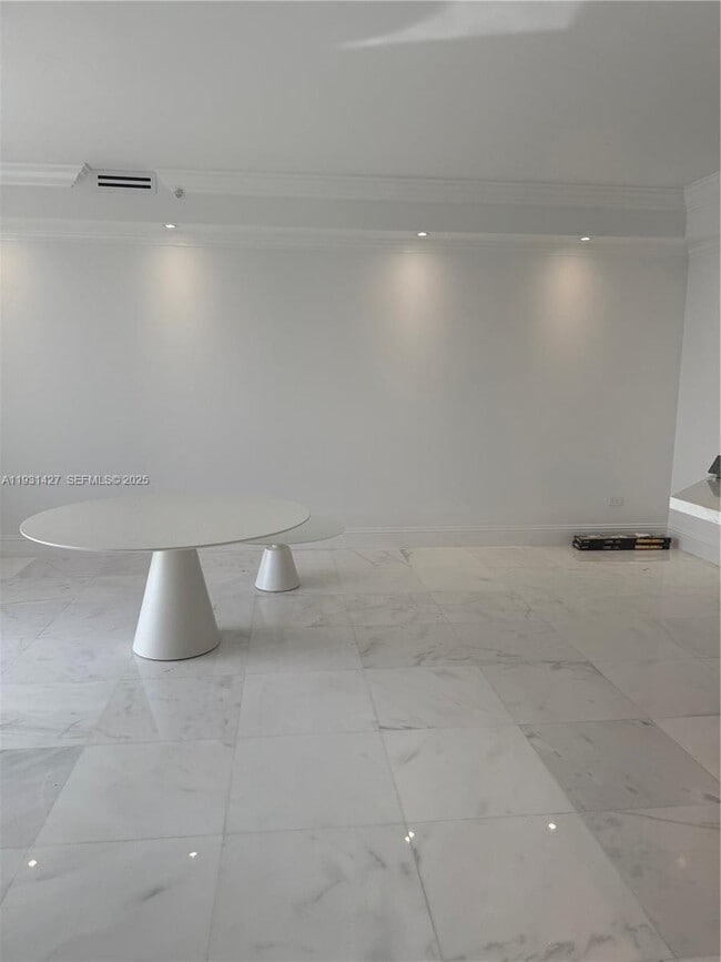Photo - 848 Brickell Key Dr Unit PH4003