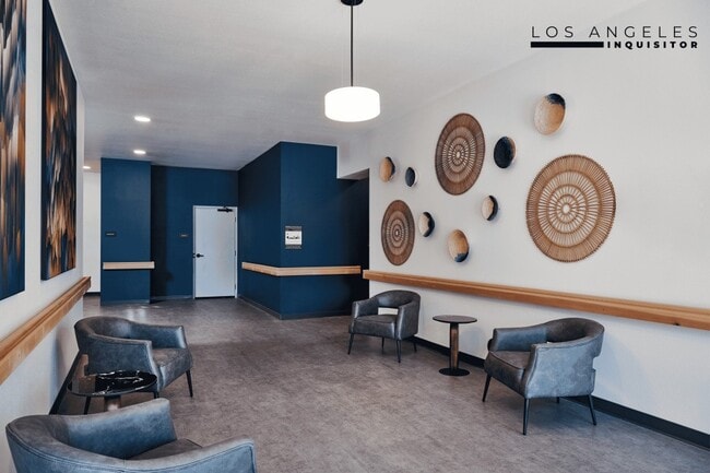 Photo - 1623 W Manchester Ave