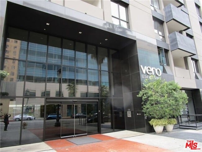 Building Photo - 1234 Wilshire Blvd Unit 516 Rental
