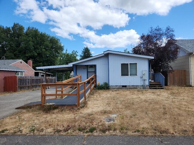 Building Photo - 2-bedroom 1 bath House