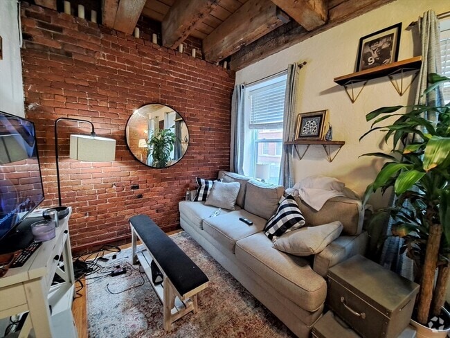 Building Photo - 125 Fulton St Unit 2 Rental