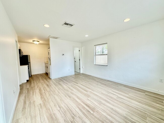 Photo - 4241 Tarpon Ave