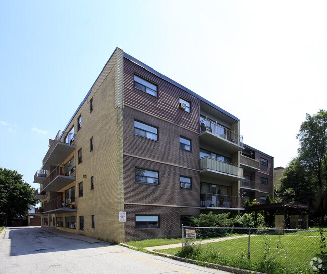 Building Photo - 879 Kennedy Rd