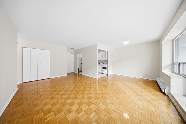 Photo - 76 Parkwoods Village Dr