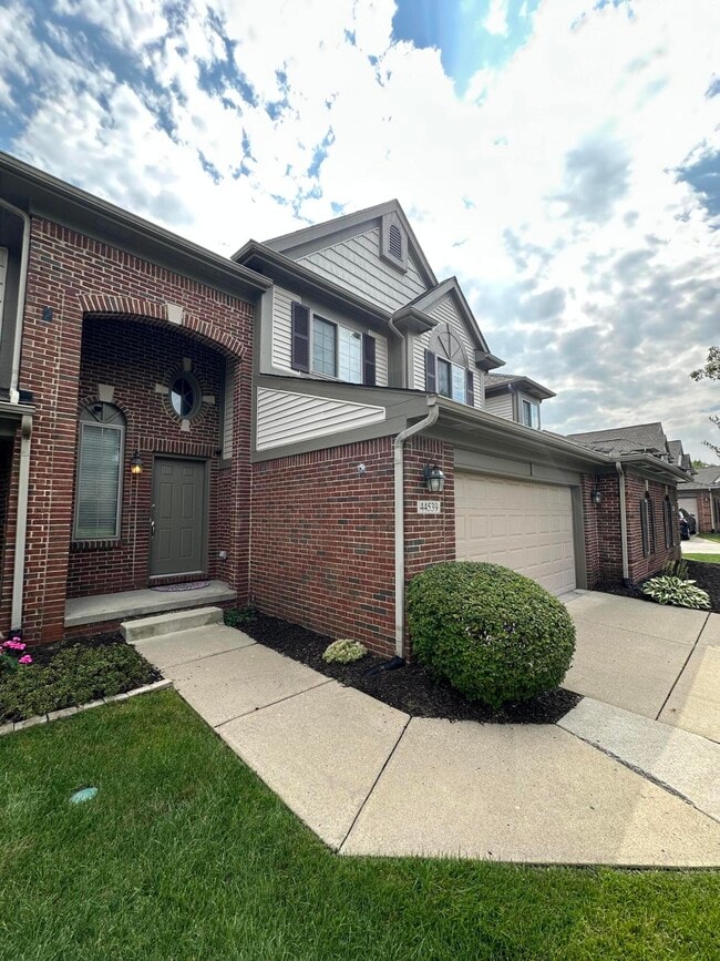 44539 Heather Ln