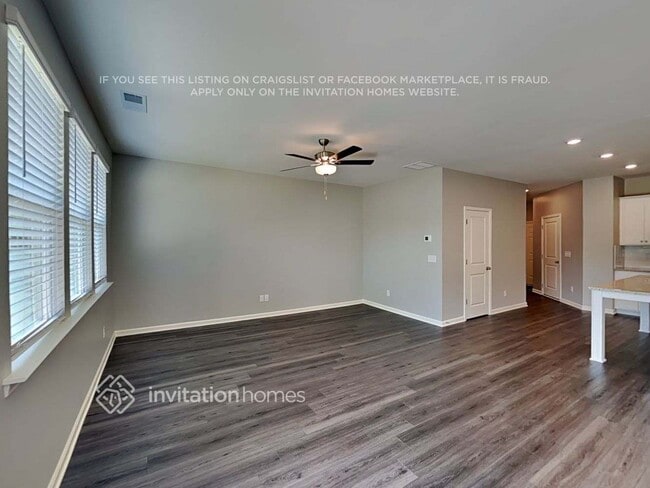 Photo - 207 Webster Cir