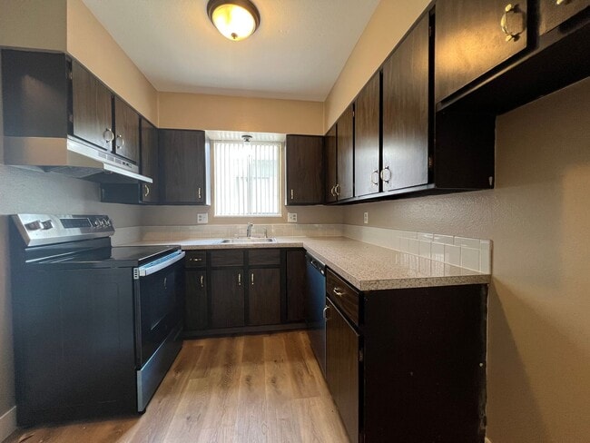 Photo - Renovated 2 Bedroom 1 Bathroom Unit!