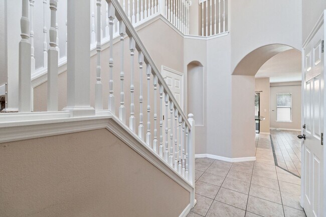 Photo - Beautiful 2/2.5 Townhome W/ 1 Car Garage L...