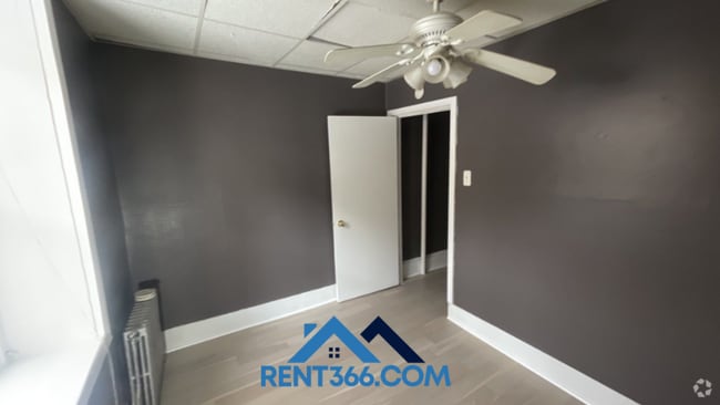 Building Photo - 405 E Norwegian St Rental