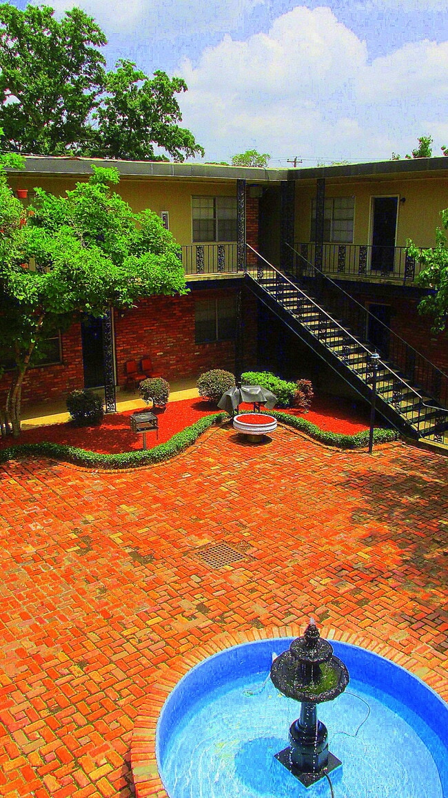 Courtyard CitiFlats Apartments