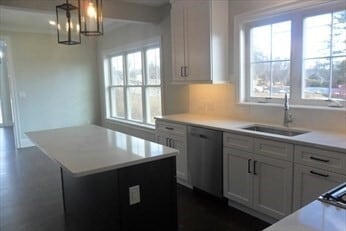 87 E Main St