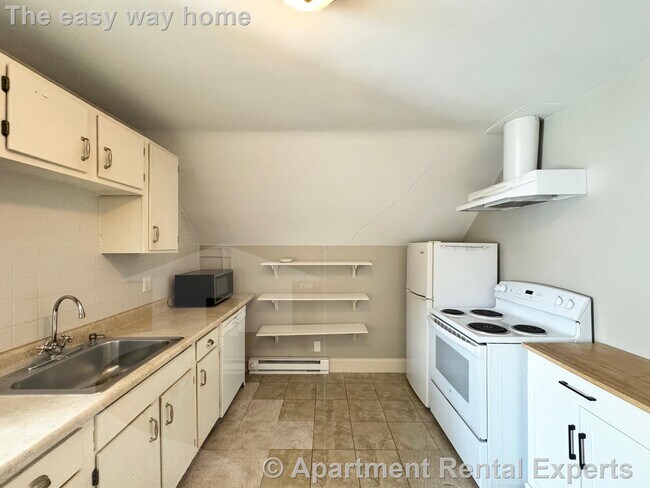 Building Photo - 8 Charnwood Rd Rental