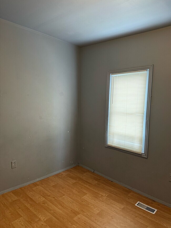1124 Dudley Ave