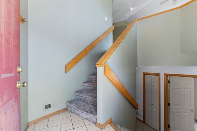 Photo - 4 Bedroom Townhome near campus