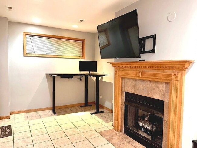 5848 S Prairie Ave Unit G