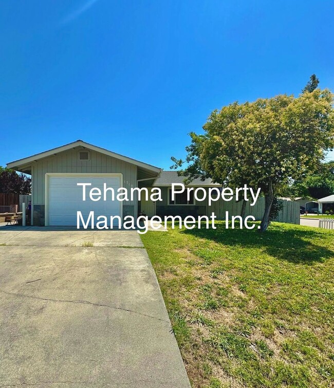 Cute 2 Bedroom 1 Bath Home w/ Large Backyard - Cute 2 Bedroom 1 Bath Home w/ Large Backyard