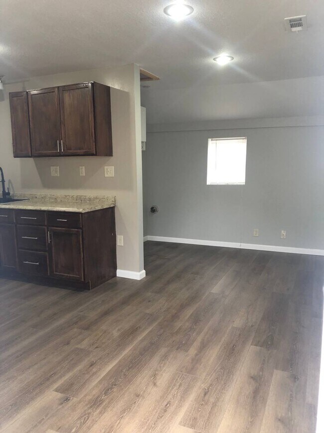 Photo - 1516 10th Avenue