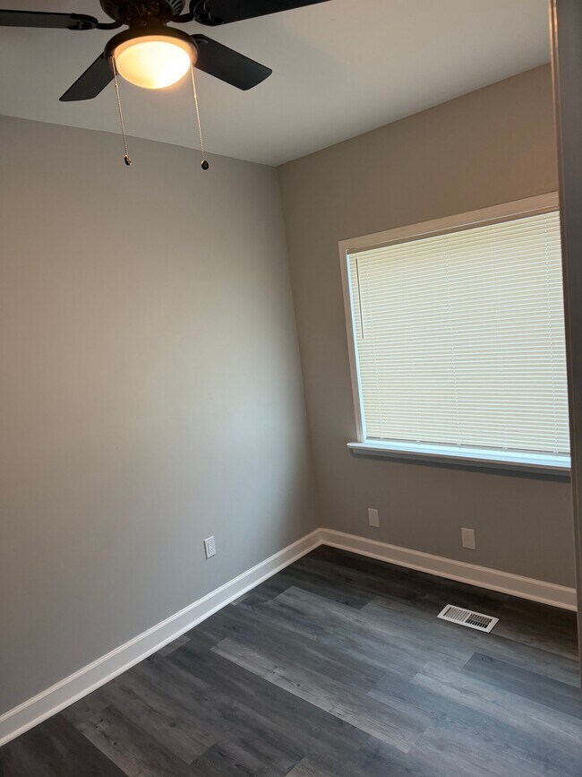 Photo - 3718 E Lombard St