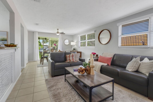 Photo - 751 100th Ave N Unidad SI ID1502608P