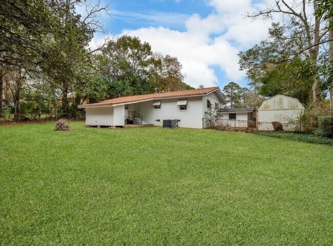 Photo - 222 Westminster Dr