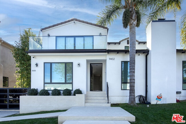 Photo - 9432 Oakmore Rd