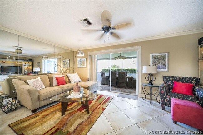 Photo - 338 Waterside Dr