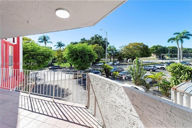 Building Photo - 1750 W 46th St Unit 210