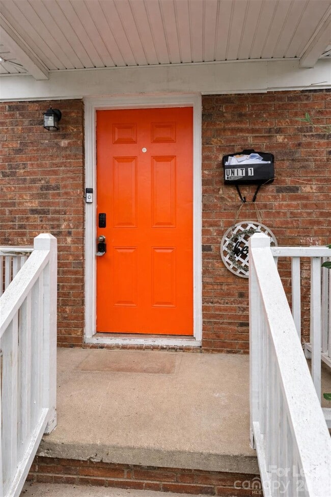 Photo - 316 Skyland Ave