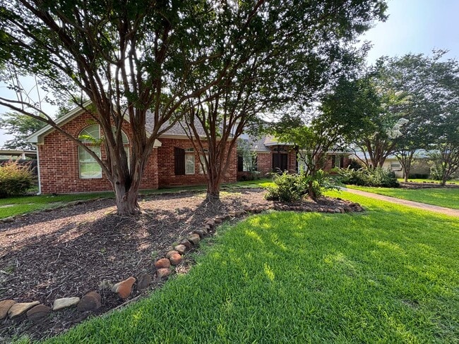 Photo - Beautiful Corner Lot Estate